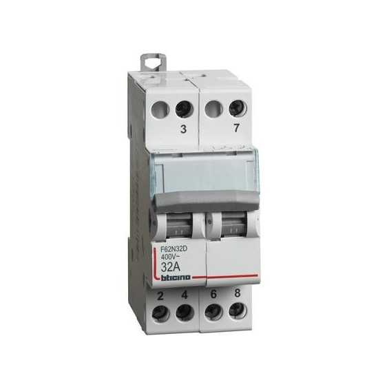 Commutatore a comando manuale 230V - 32A - 2 posizioni, 2 contatti in scambio
