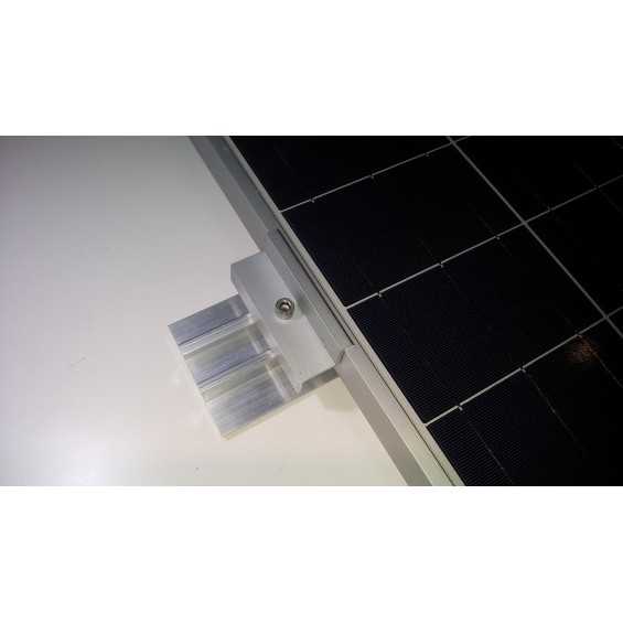 Kit montaggio su lamiera grecata o tegola canadese 4 pannelli Kit montaggio su lamiera grecata o tegola canadese 4 pannelli